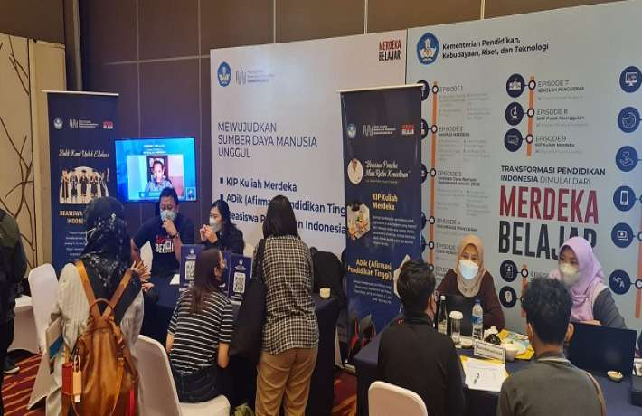 Stand Puslapdik-BKHM di WEE 2022 Dikunjungi Ratusan Pengunjung