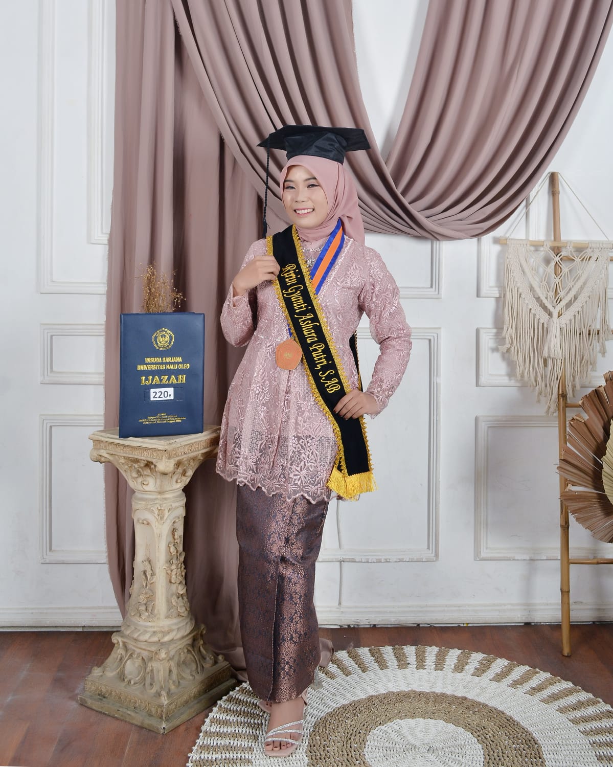 Ririn,  Penerima PIP dan KIP Kuliah, Jadi Wisudawan Terbaik UHO