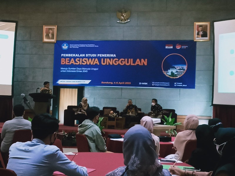 Penerima Beasiswa Unggulan Diharap Selesai Studi Tepat Waktu