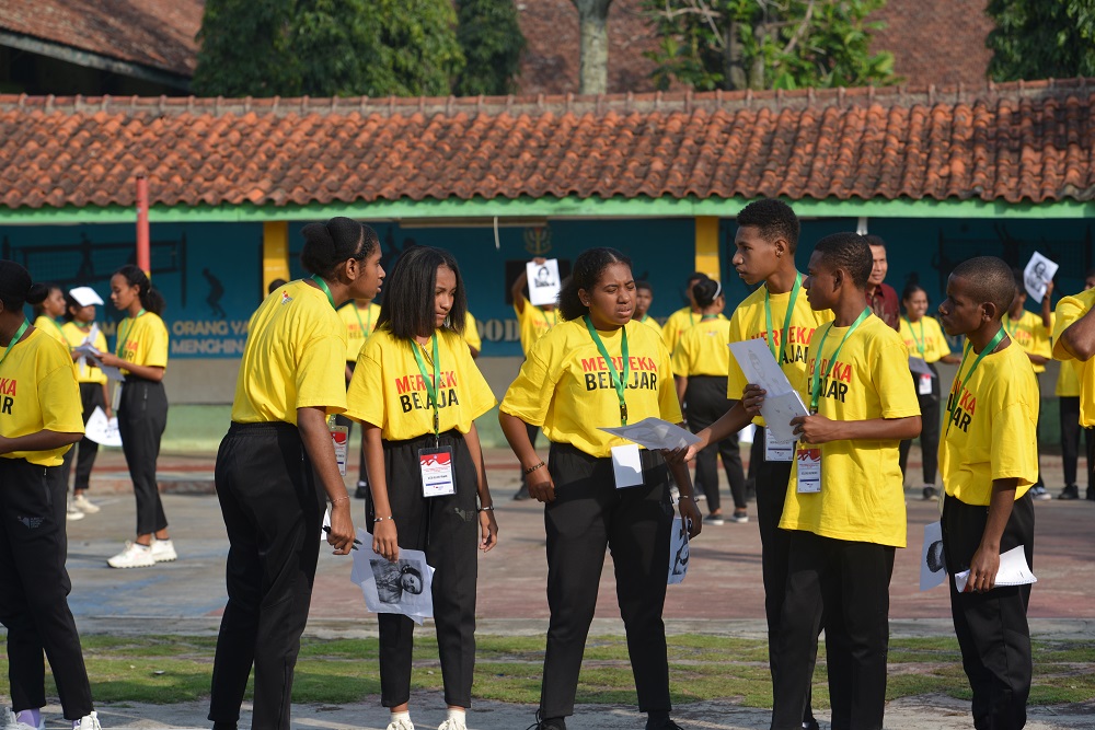 Program ADEM Tingkatkan Percaya Diri Siswa Papua