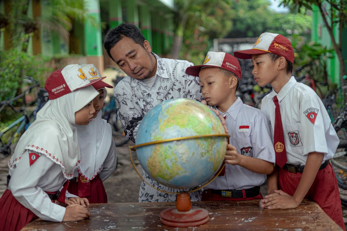 Kemendikdasmen Tetap Berlakukan Kurikulum Merdeka dan Kurikulum 2013