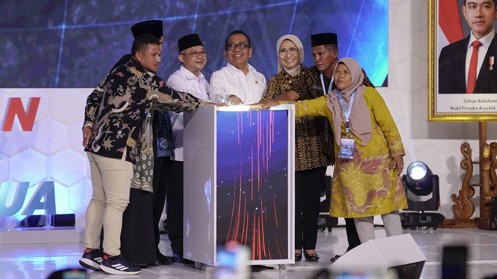Jelang HUT Ke-80 RI, Presiden Berikan Kado untuk Para Guru
