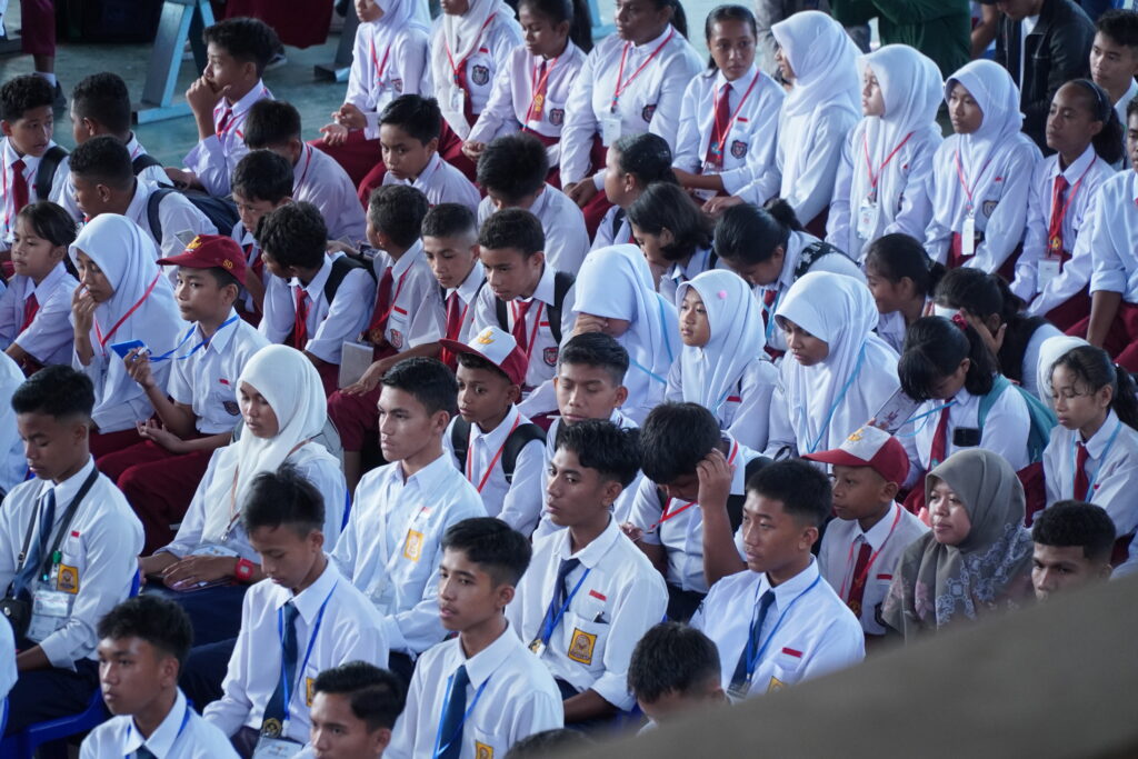 Kemendikdasmen Buka Peluang Jadi Guru dan Tendik di SILN dan CLC